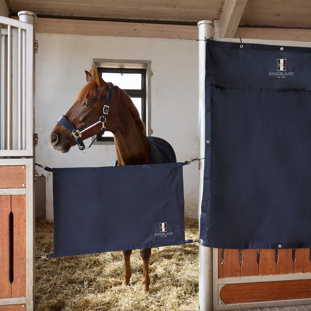 Classic Goes Black Stable Curtain